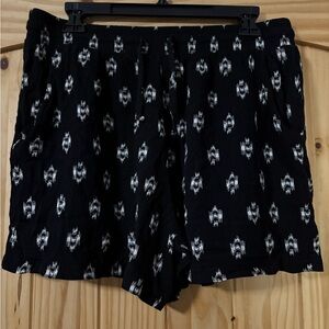 C. Wonder Black & White Ikat Print Shorts